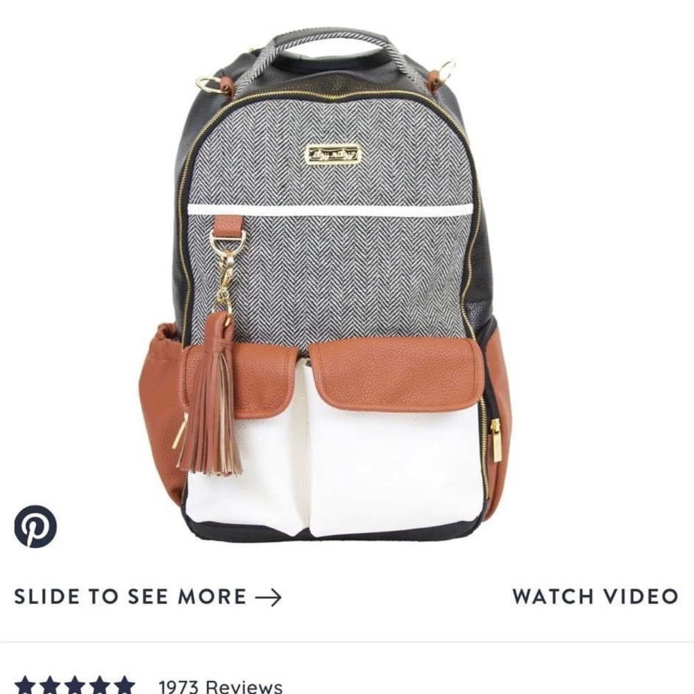 It’s Ritsy backpack diaperbag. (EXCELLENT CONDITION)